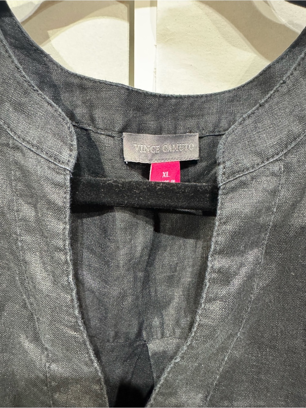 0203 Vince Camuto Black Sleeveless Split V-Neck Tank - Picture 4 of 5